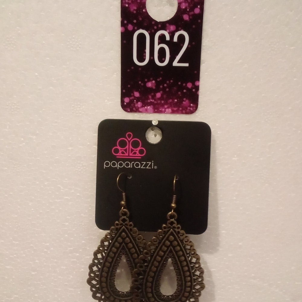 Jewelry - Picture 2 of 16